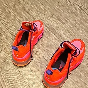 Size 8 women Nike react